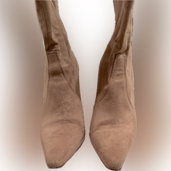 SOLD! Donald J Pliner Couture Suede Point Toe Pump Booties Italian 11 - Picture 11 of 12